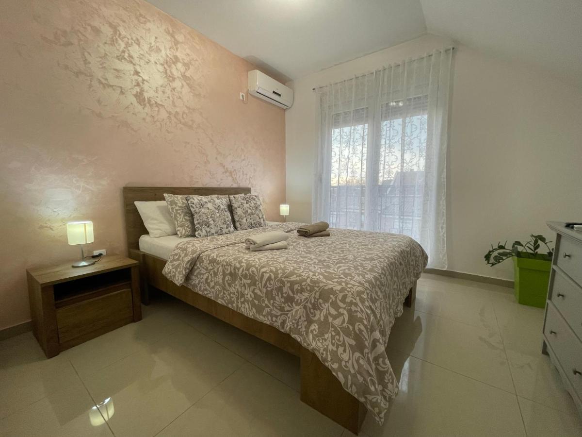 Apartman 1 Sremska Mitrovica Exterior photo