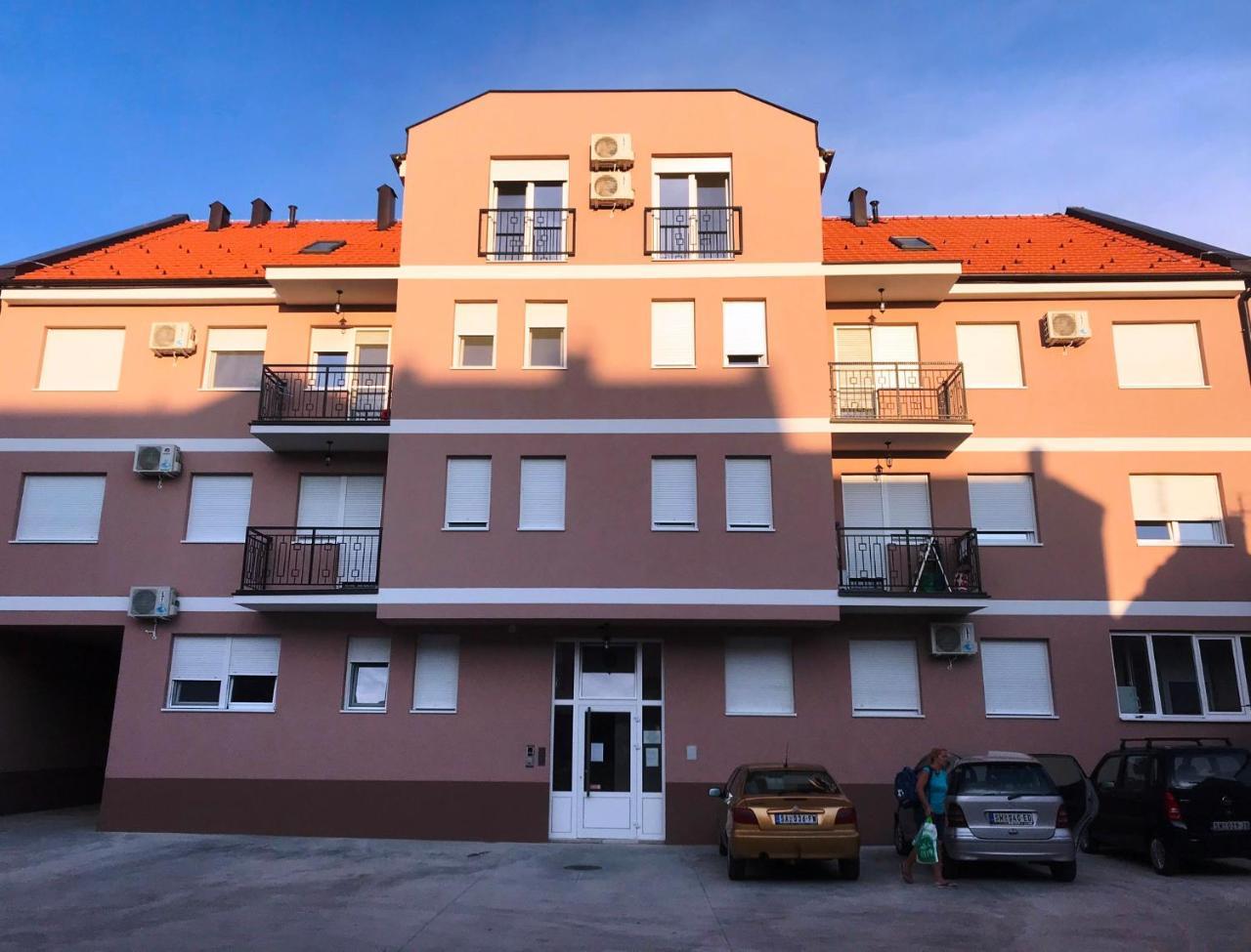 Apartman 1 Sremska Mitrovica Exterior photo